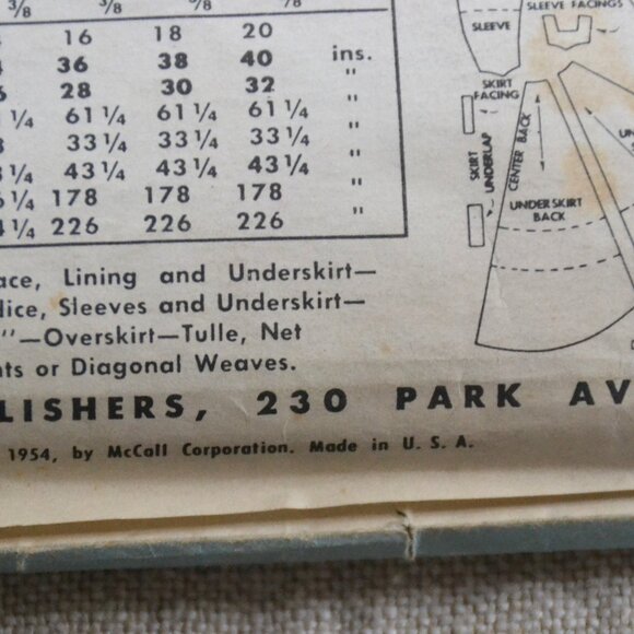 1954 McCall's Fashion First Bridal Dresses Sewing Pattern 9677 SZ 14 BUST 34 - Picture 6 of 8